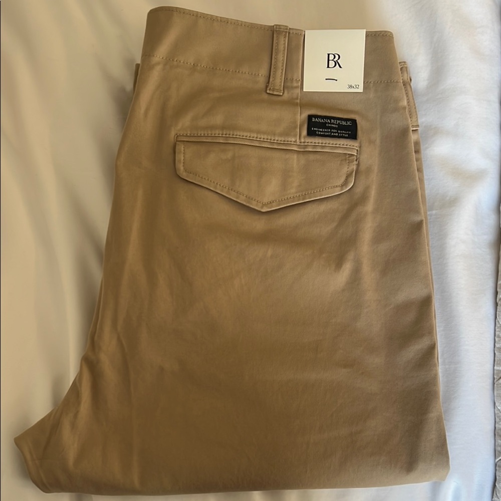 Banana Republic Authentic slim Men's Tan Pants